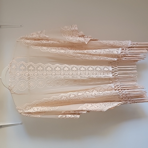 Forever 21 Lace Kimono - Picture 3 of 3